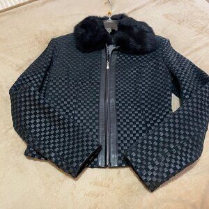 Stunning Apostrophe black leather jacket with fur collar size small